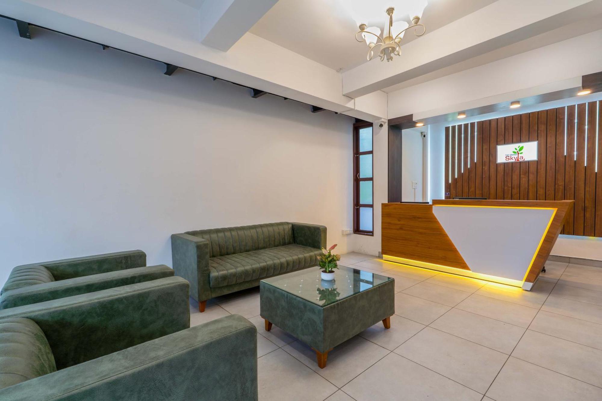 Treebo The Grand Skyla, Malleshwaram Bangalore Exterior photo