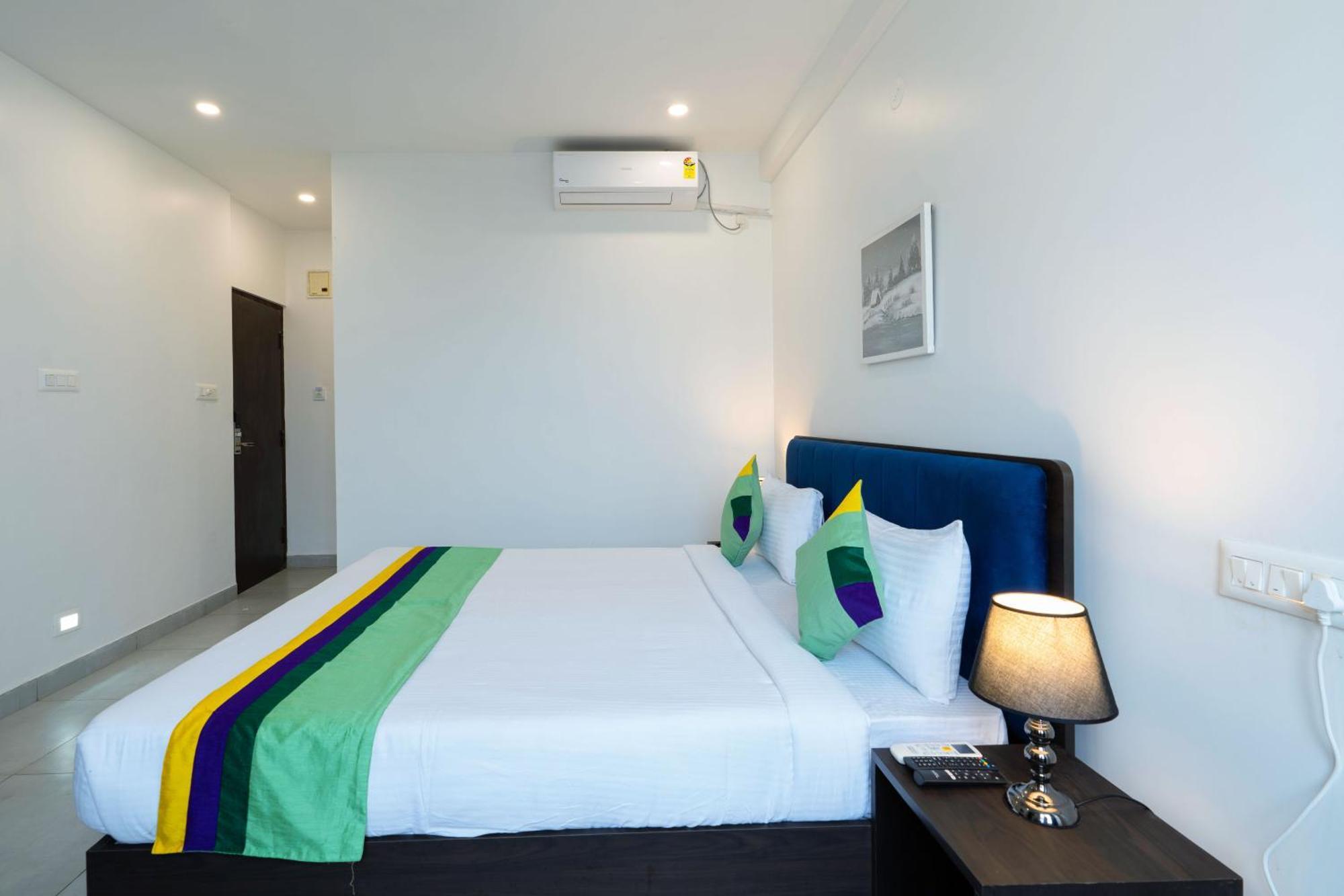 Treebo The Grand Skyla, Malleshwaram Bangalore Exterior photo