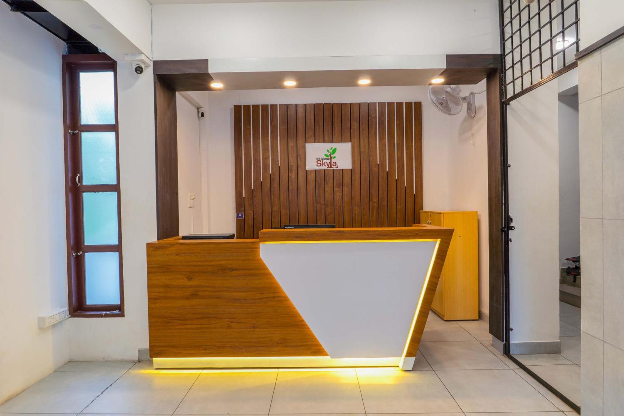 Treebo The Grand Skyla, Malleshwaram Bangalore Exterior photo